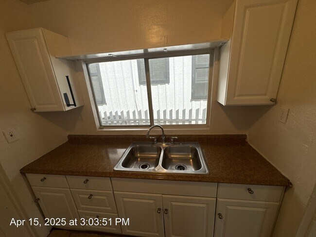 Foto del edificio - Remodel house ready for rent!