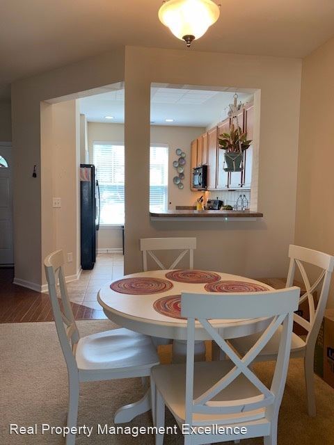 Foto del edificio - 2 br, 2.5 bath House - 2829 Corbett Grove Dr.