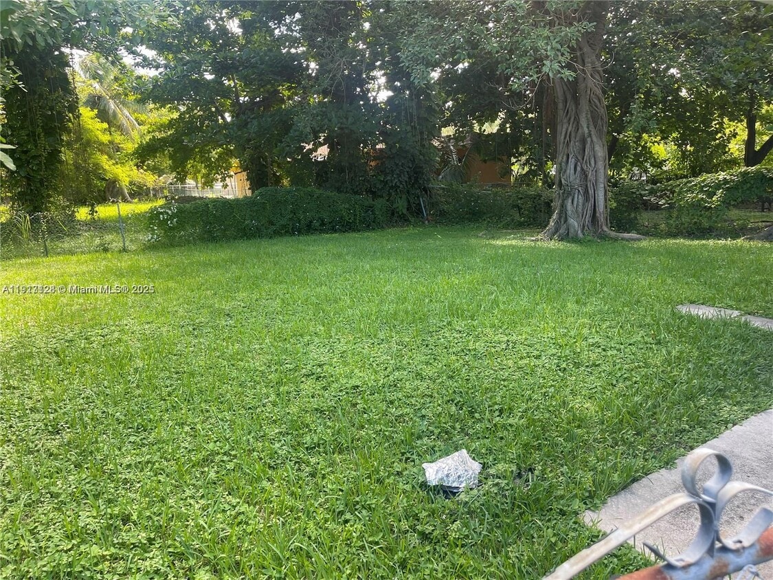 Building Photo - 3266 William Ave