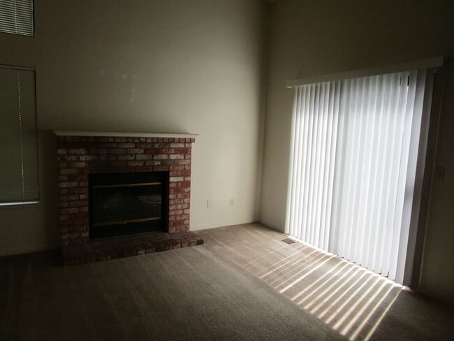 Foto del edificio - 2542 Vista Grande