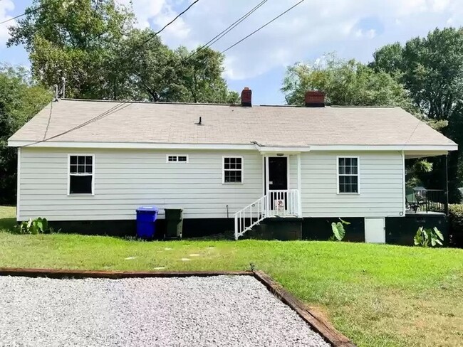 Building Photo - Cute Duplex Near Downtown