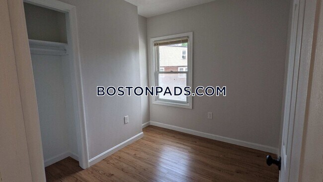Building Photo - 22 Lawton Pl