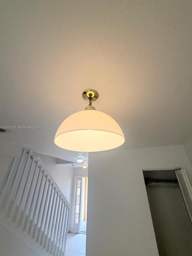 Foto del edificio - 2064 NE 167th St