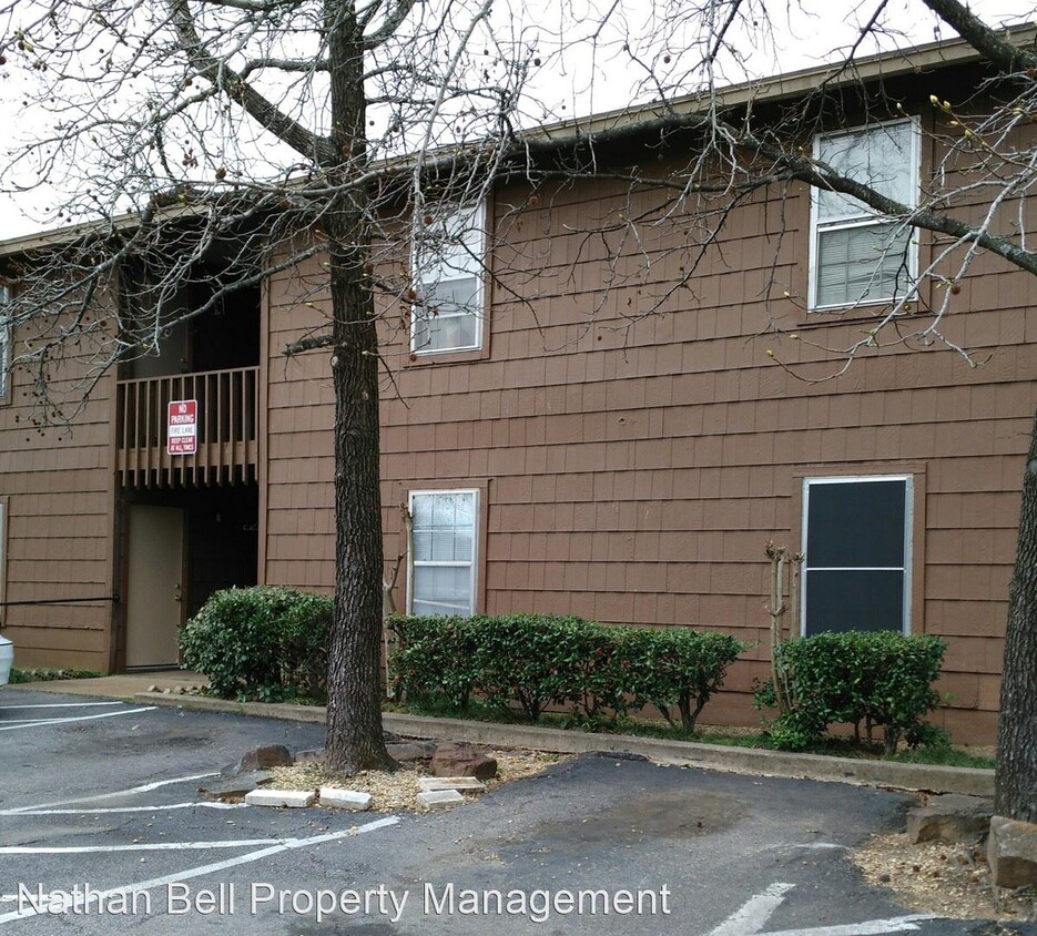 Primary Photo - 2232 E Price St