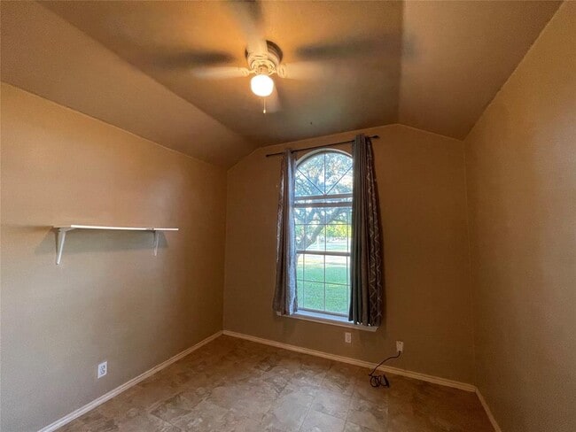 Building Photo - 729 Blue Oak Cir