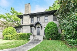 38 Delmont Dr NE