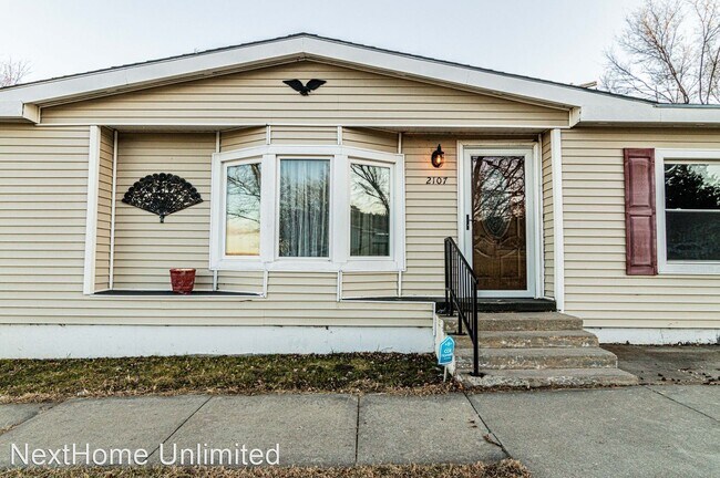Foto del edificio - 3 br, 2 bath House - 2107 Elmdale Ave.