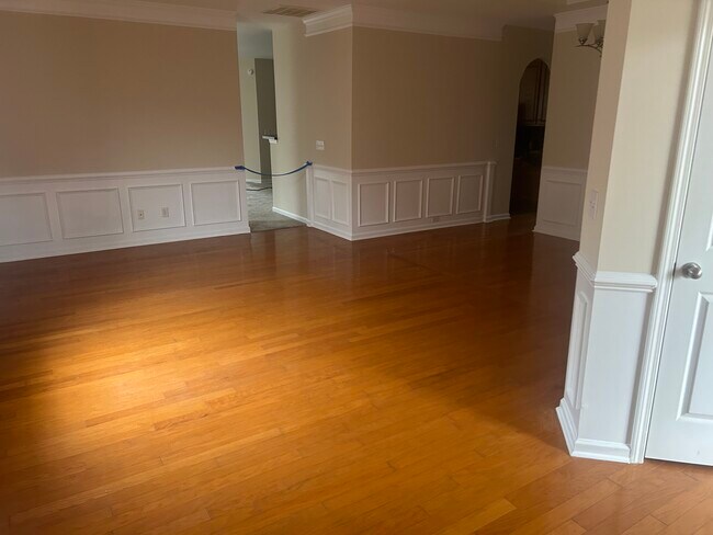 Building Photo - 101 Brentmoor Pl