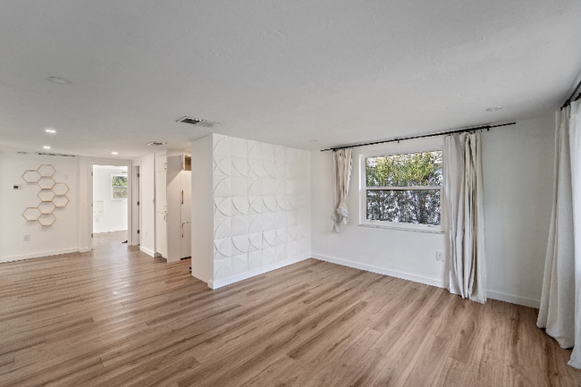 Foto del edificio - 4526 S Lockwood Ridge Rd