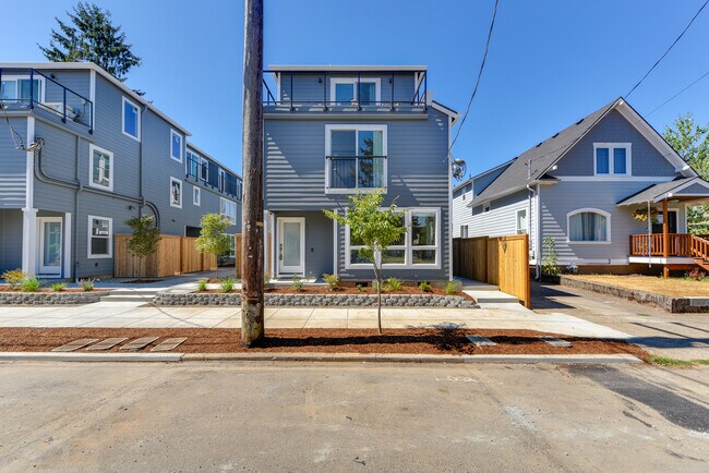 Foto del edificio - St. Johns Townhomes