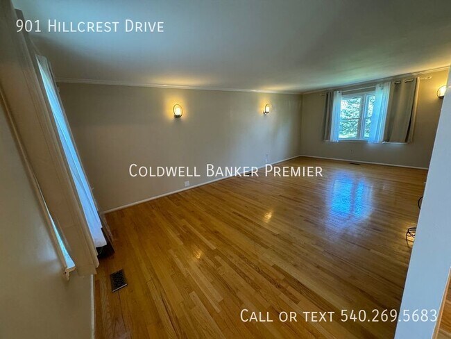 Building Photo - Beautiful Home in Martinsburg, WV
