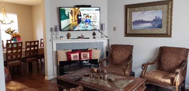 Foto del edificio - 2408 Hidden Meadow Ln