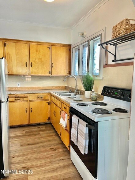 Foto del edificio - 531 E Taylor St