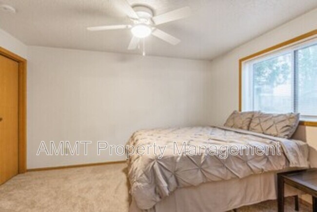 Foto del edificio - 808 Westwinds Dr