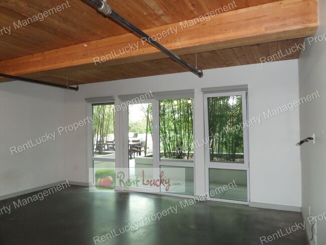 Building Photo - 401 9th Ave N