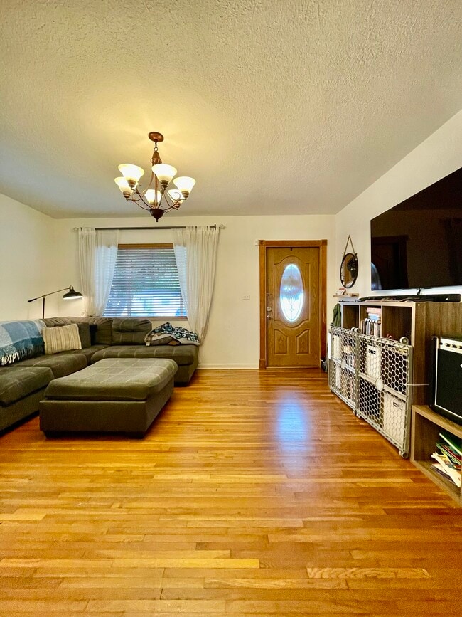 LIVING ROOM - 5840 SW 5th St