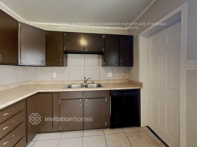 Foto del edificio - 3354 Horseshoe Dr