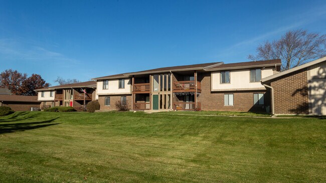 Building Photo - 900 Garden Cir