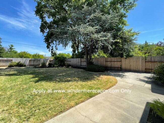 Foto del edificio - Fabulous Hollywood Park home 2BDRM 2BATH + Bonus/Office Room