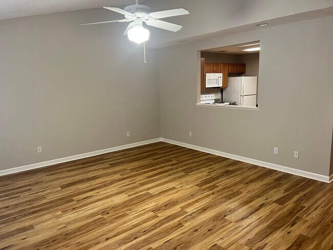 Foto del edificio - Farragut 2BR 2BA, 2 Car garage one-level c...