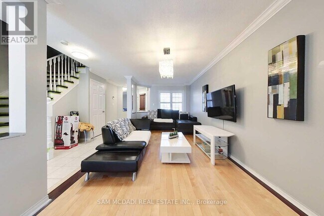 Photo du bâtiment - 5940 Ridgecrest Trail