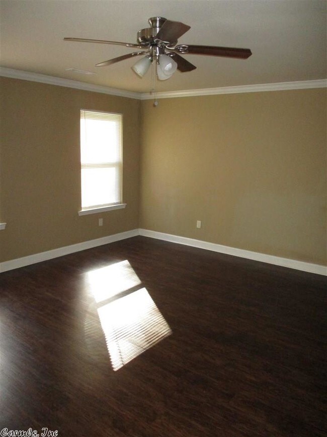 Building Photo - 7511 Royal Oaks Dr