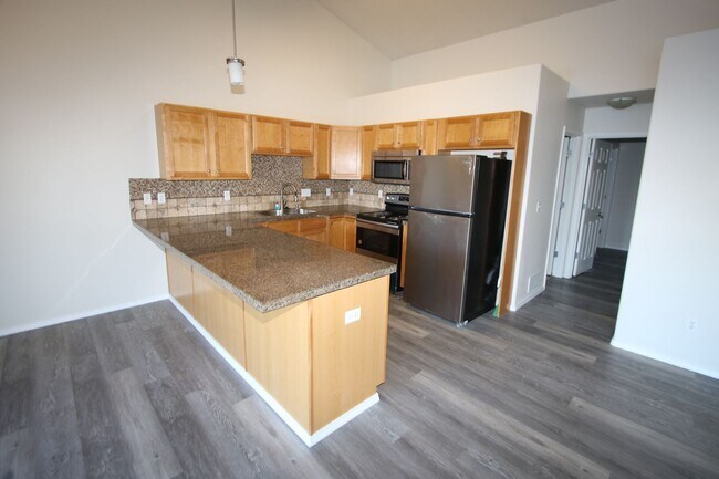 Foto del edificio - 3 Bedroom Condo in East Anchorage!