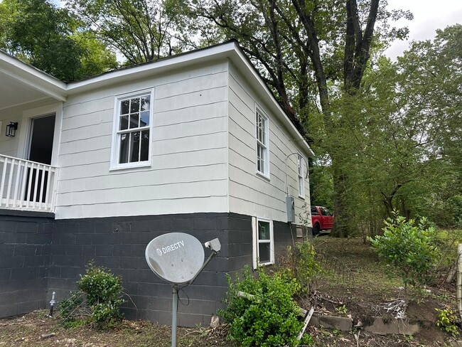 Building Photo - 7313 Paris Ave