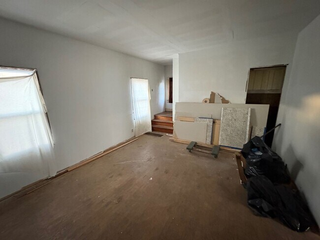 Building Photo - FOR SALE: Low Money Down Rental Opportunity