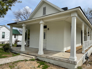 Building Photo - 1315 S High St