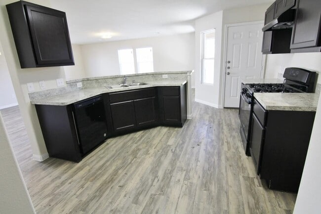 Foto del edificio - 13146 Withee Path Ln