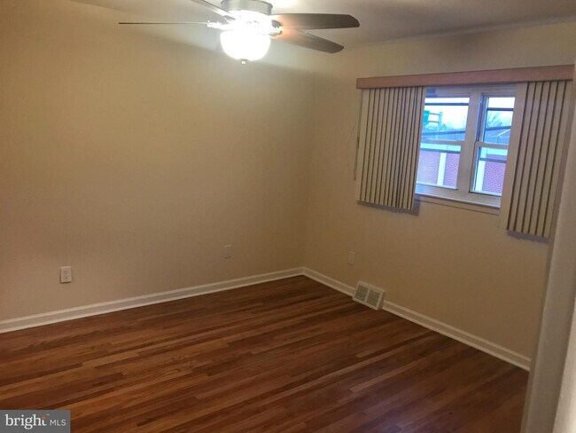 Foto del edificio - 3522 Woodhaven Rd