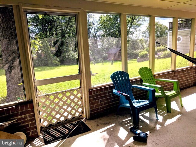 Foto del edificio - 6519 Byrnes Dr