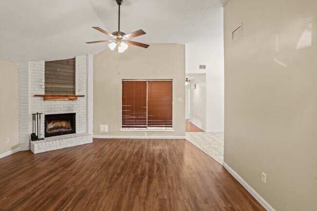 Foto del edificio - 1902 Red Sky Ct