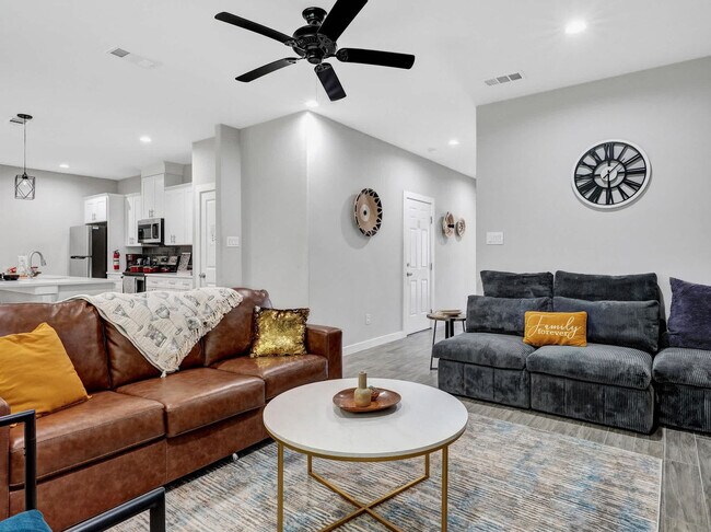 Foto del edificio - 721 Perry Ave