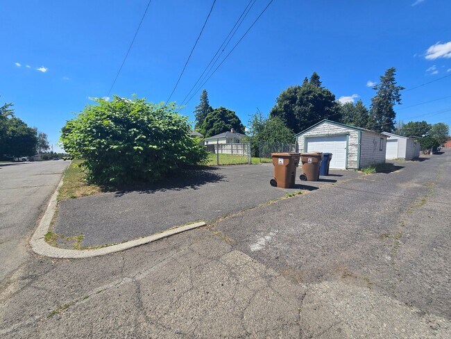 Foto del edificio - Beautiful North Side Home! Available Now!