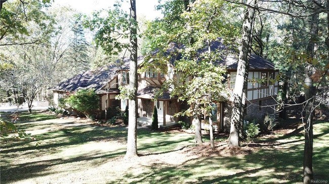 Foto del edificio - 660 Birch Tree Ct