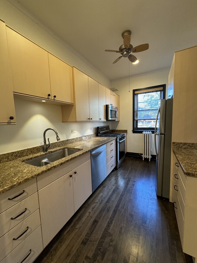 Building Photo - 5720 S Kenwood Ave