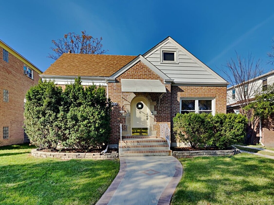 Primary Photo - 2106 S 16th Ave