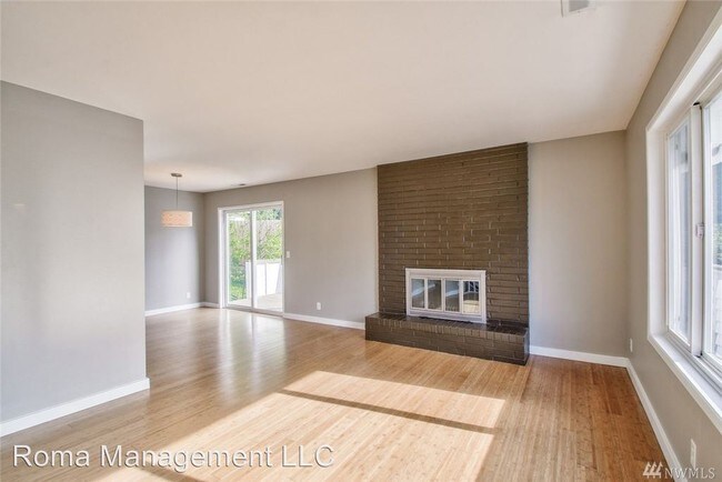Building Photo - 4 br, 3 bath House - 891 St. Andrews Way
