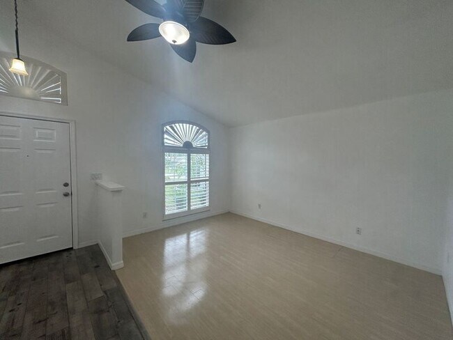 Foto del edificio - 105 Chardonnay Pl