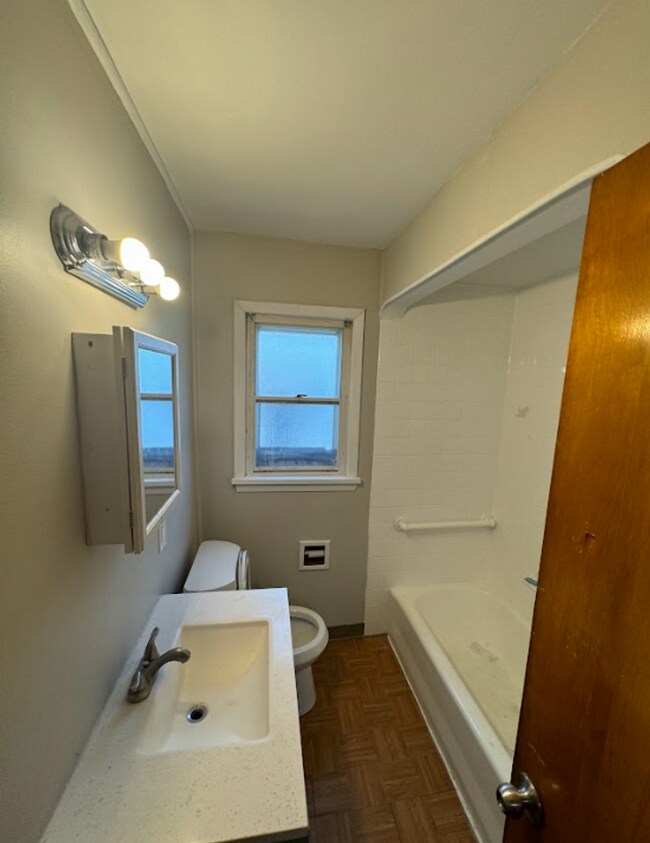 Foto del edificio - Single Family Home 3 beds 1 bath FOR RENT!