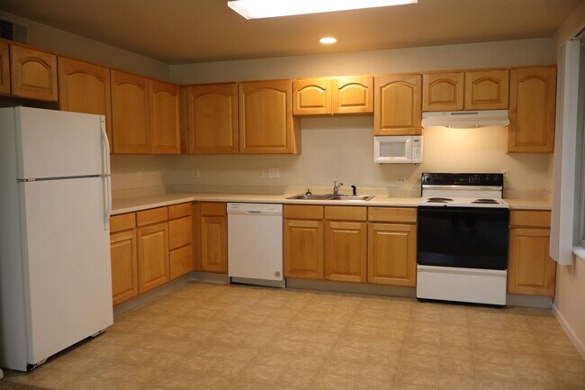 Building Photo - Comfort & Convenience in South Fort Collin...