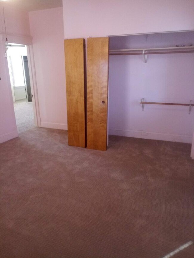 Master bedroom - 1114 State St