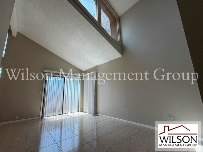 Photo - 220 Sunshower Ct House