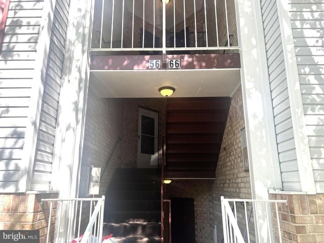 Building Photo - 66 Surrey Ln