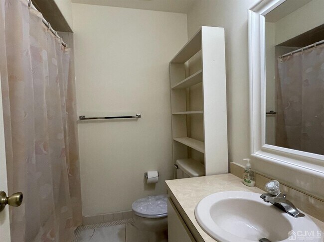 Foto del edificio - 1602 Green Hollow Dr