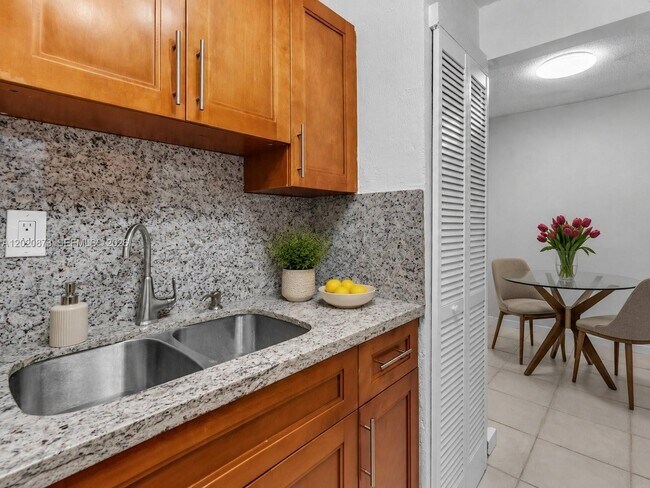 Foto del edificio - 1790 79th Street Causeway