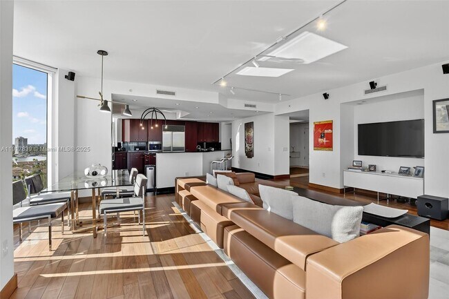 Foto del edificio - 6000 Island Blvd