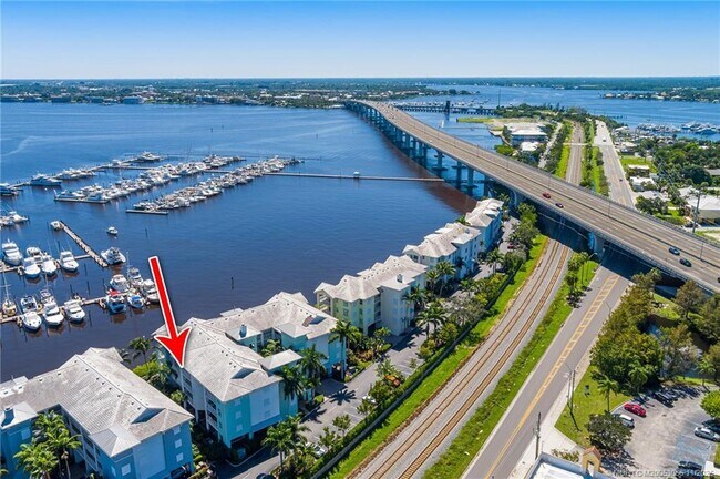 Foto del edificio - 715 NW Flagler Ave